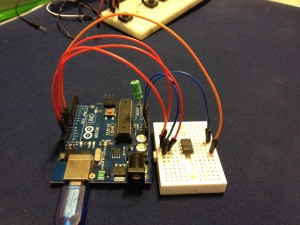 Programando ATtiny85 con Arduino - Montaje real